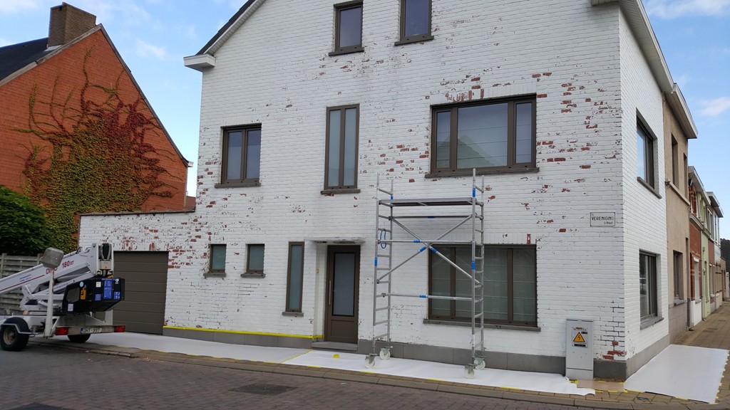 Verf, Algemeen schildersbedrijf, Kleurenstudie op maat, Behangwerk, Vliesbehang, Valse plafonds, Valse muren, Schildertechnieken, Verfmaterialen, Behangmotieven in Bredene, West-Vlaanderen